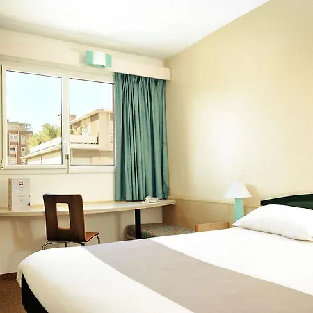 Ibis La Cité Des Sciences 19ème 3* París