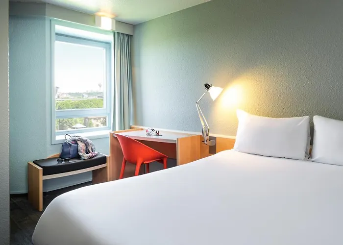 Ibis La Cite Des Sciences 19eme 호텔